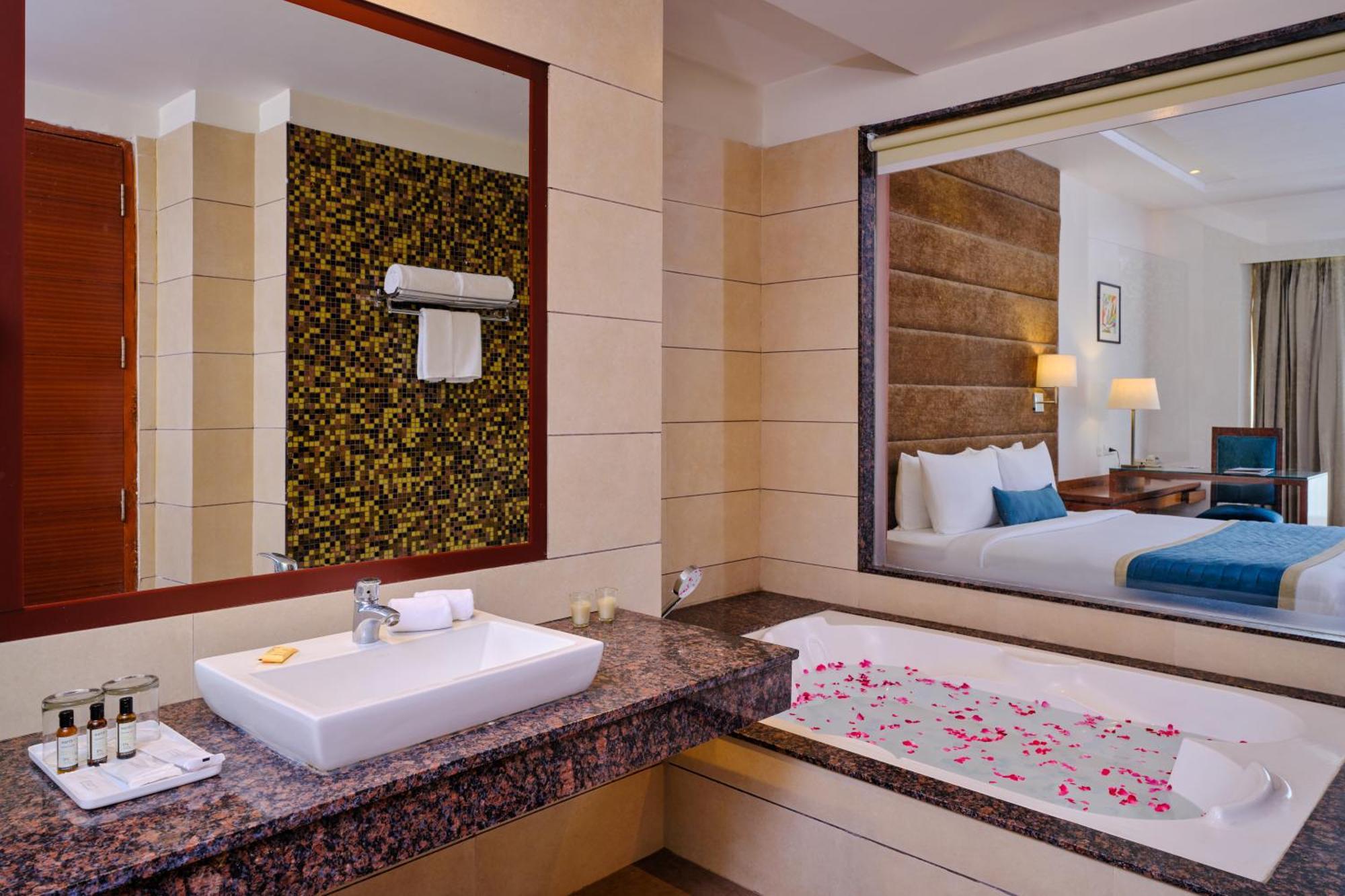 Best Western Country Woods Ambāla Exterior foto